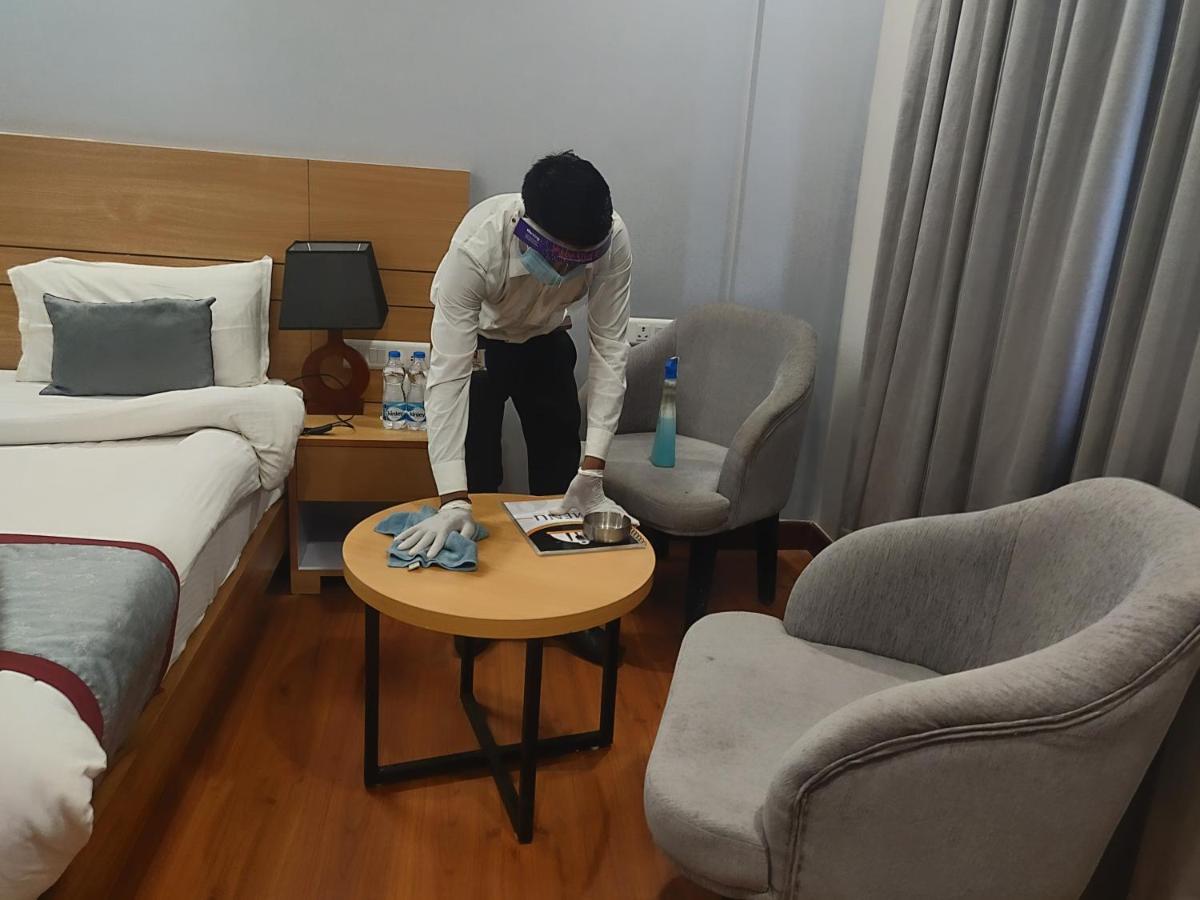 Hotel Sarvin Lucknow Zewnętrze zdjęcie